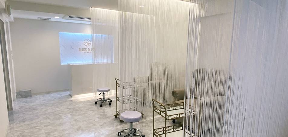 NAIL SALON KISS KISS - 東京の店舗設計施工 | 株式会社 クロニカ